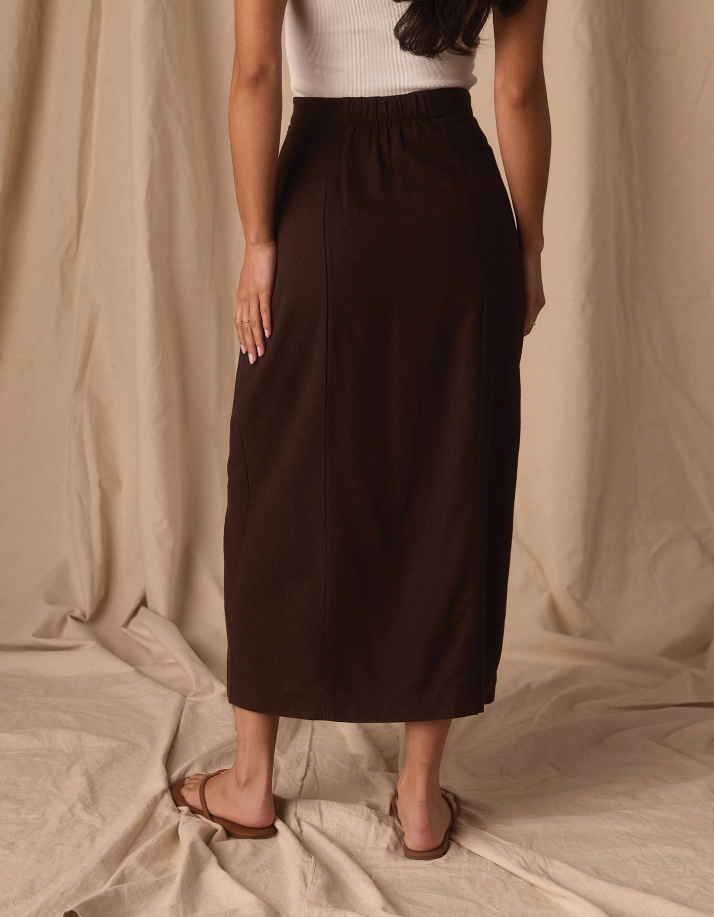 Leukos Linen-Blend Button Front Skirt in Umber