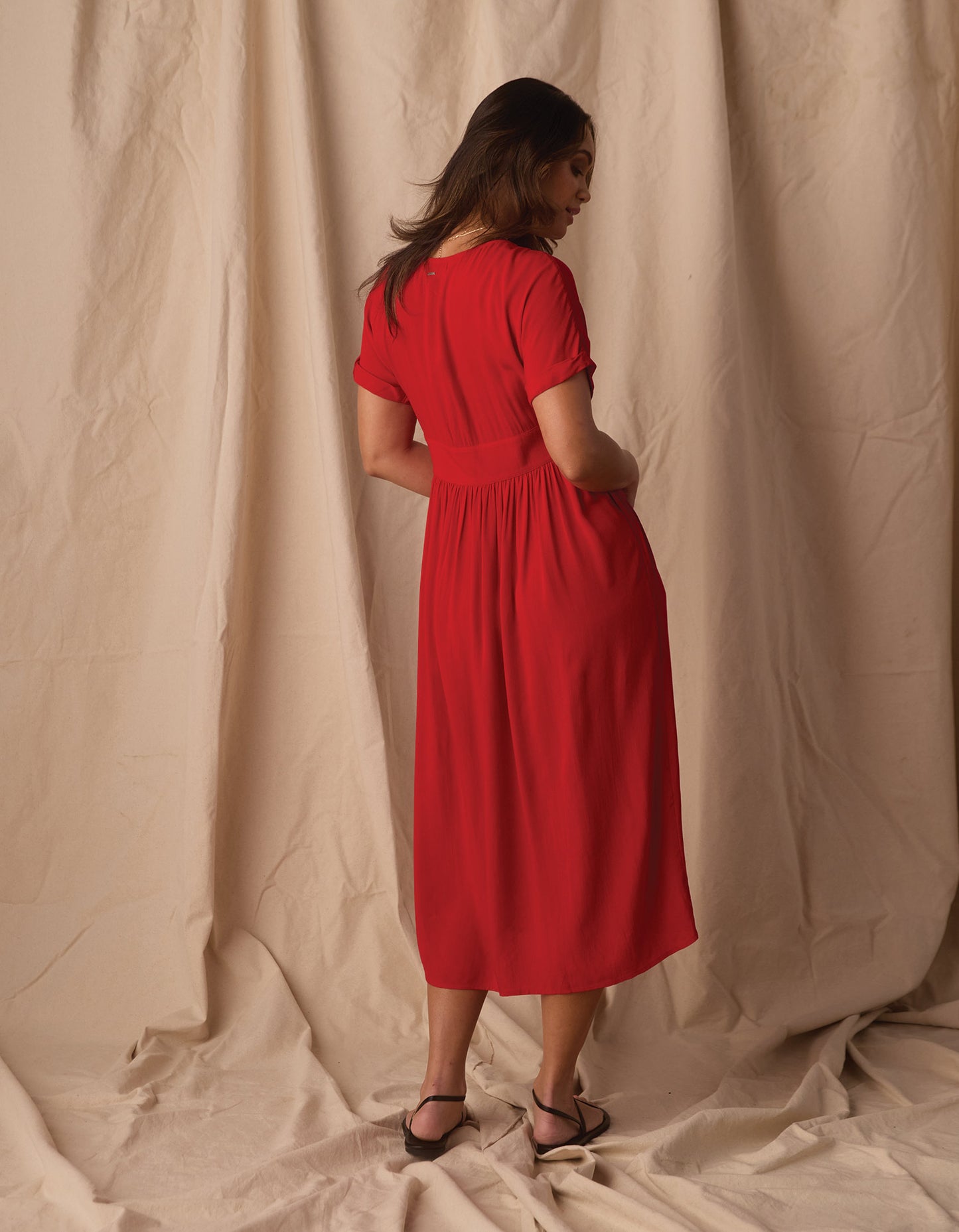 Aria Crepe Midi Dress in Poppy Red