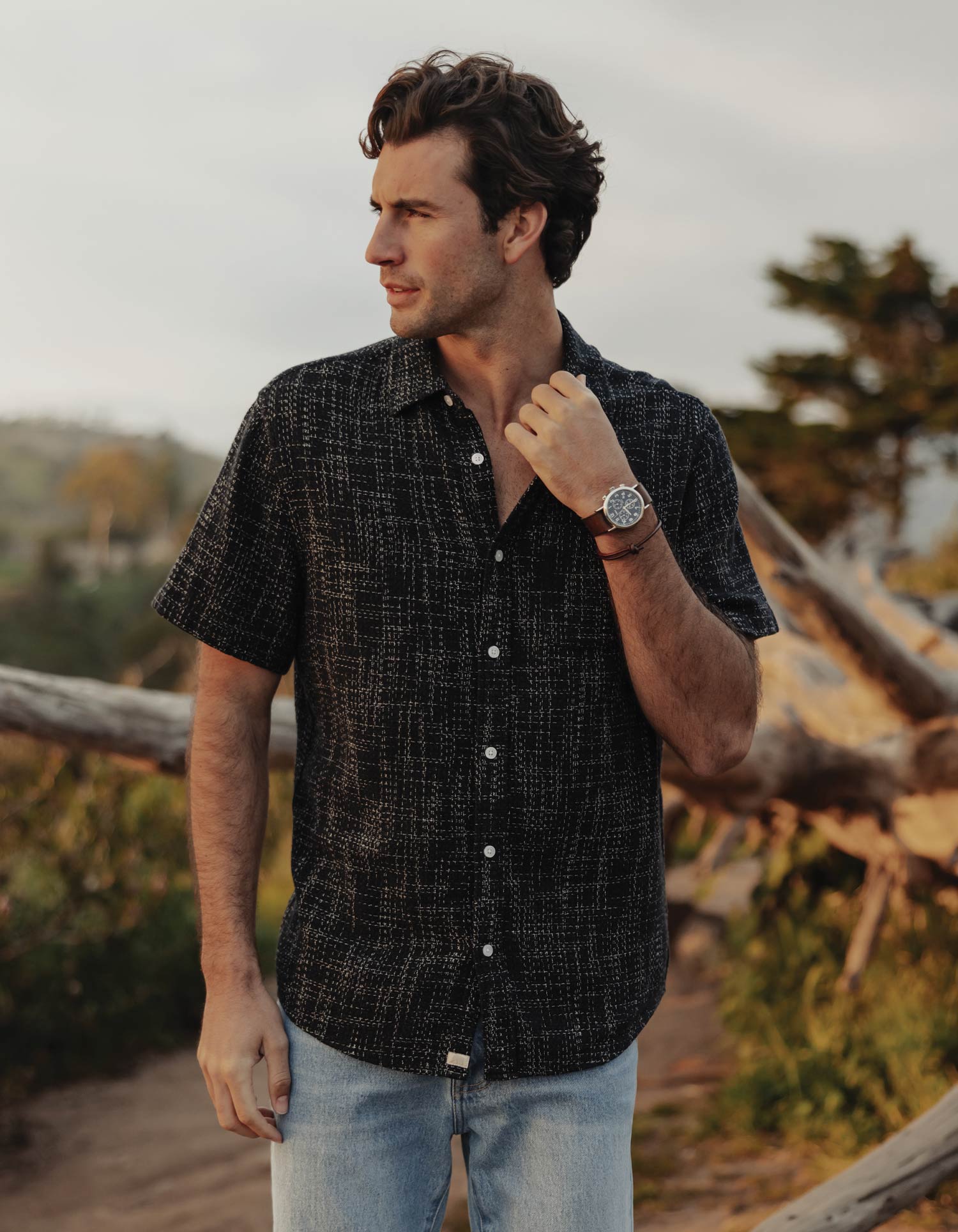 Freshwater Short Sleeve Button Up Shirt in Ocean Black L Freshwater Short Sleeve Button Up Shirt in Ocean Black L