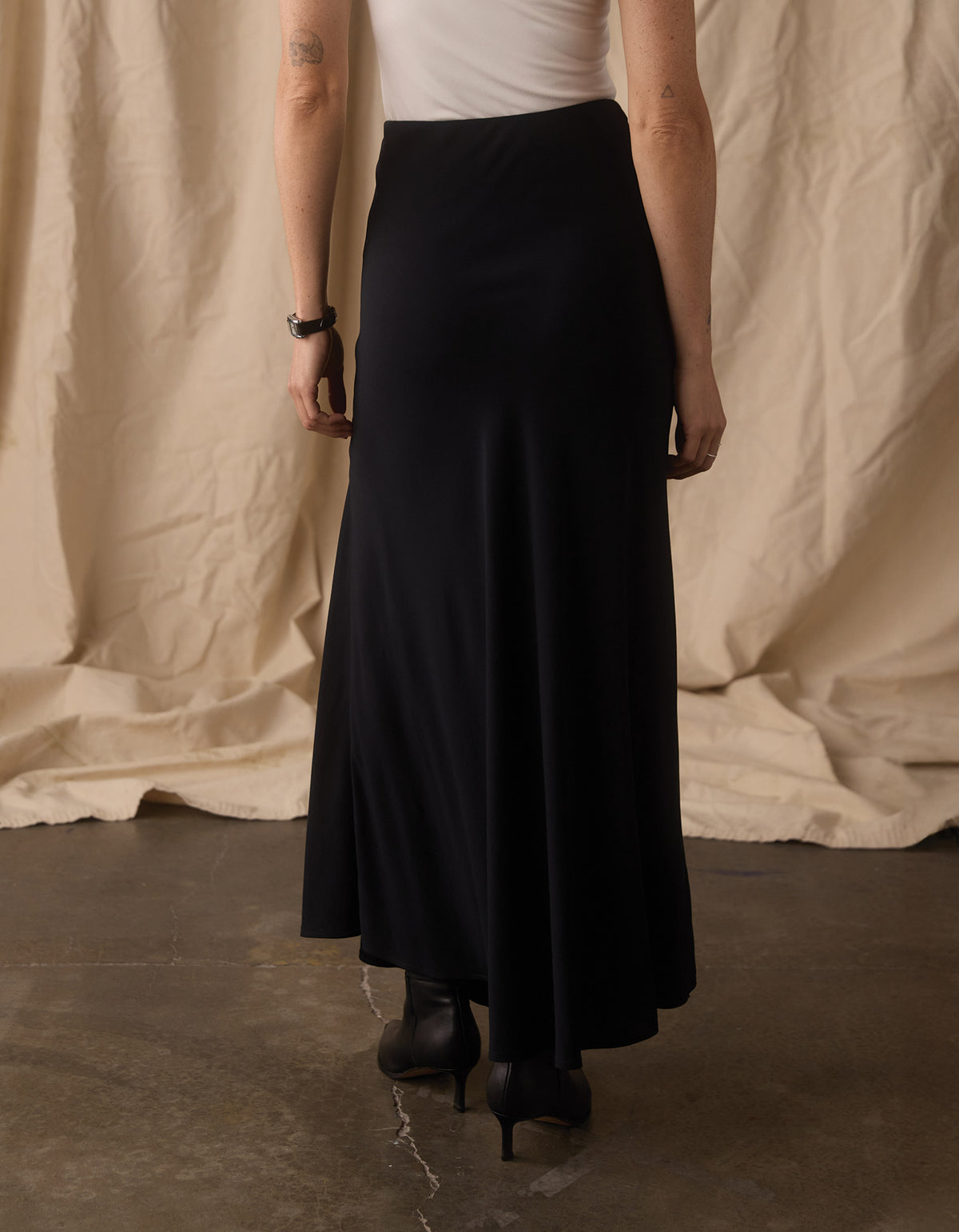 Rose Midi Skirt in Black
