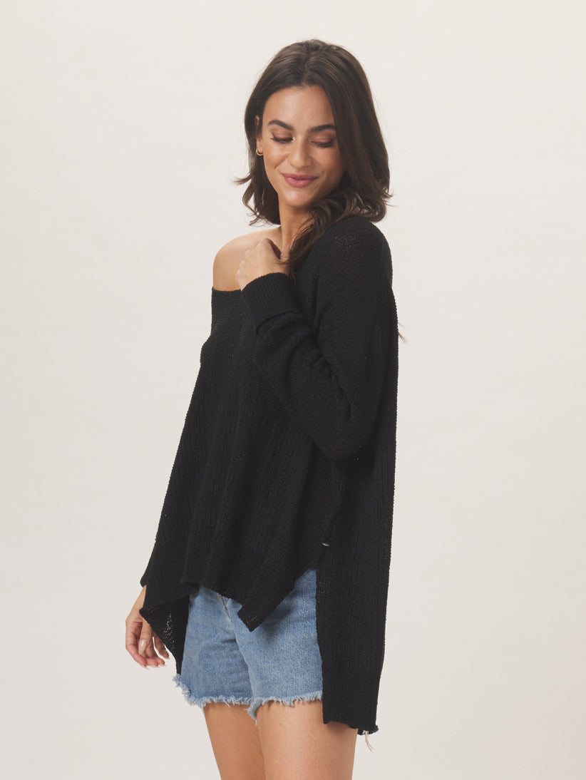 Roadtrip V-Neck Sweater in Black