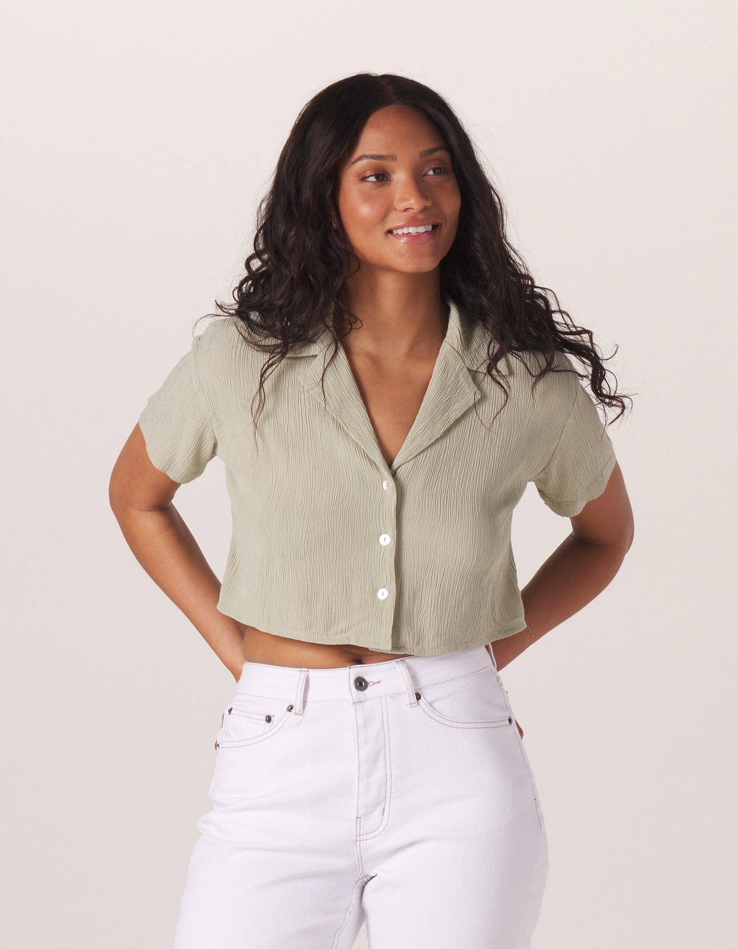 Ezra Crepe Cropped Shirt in Sage