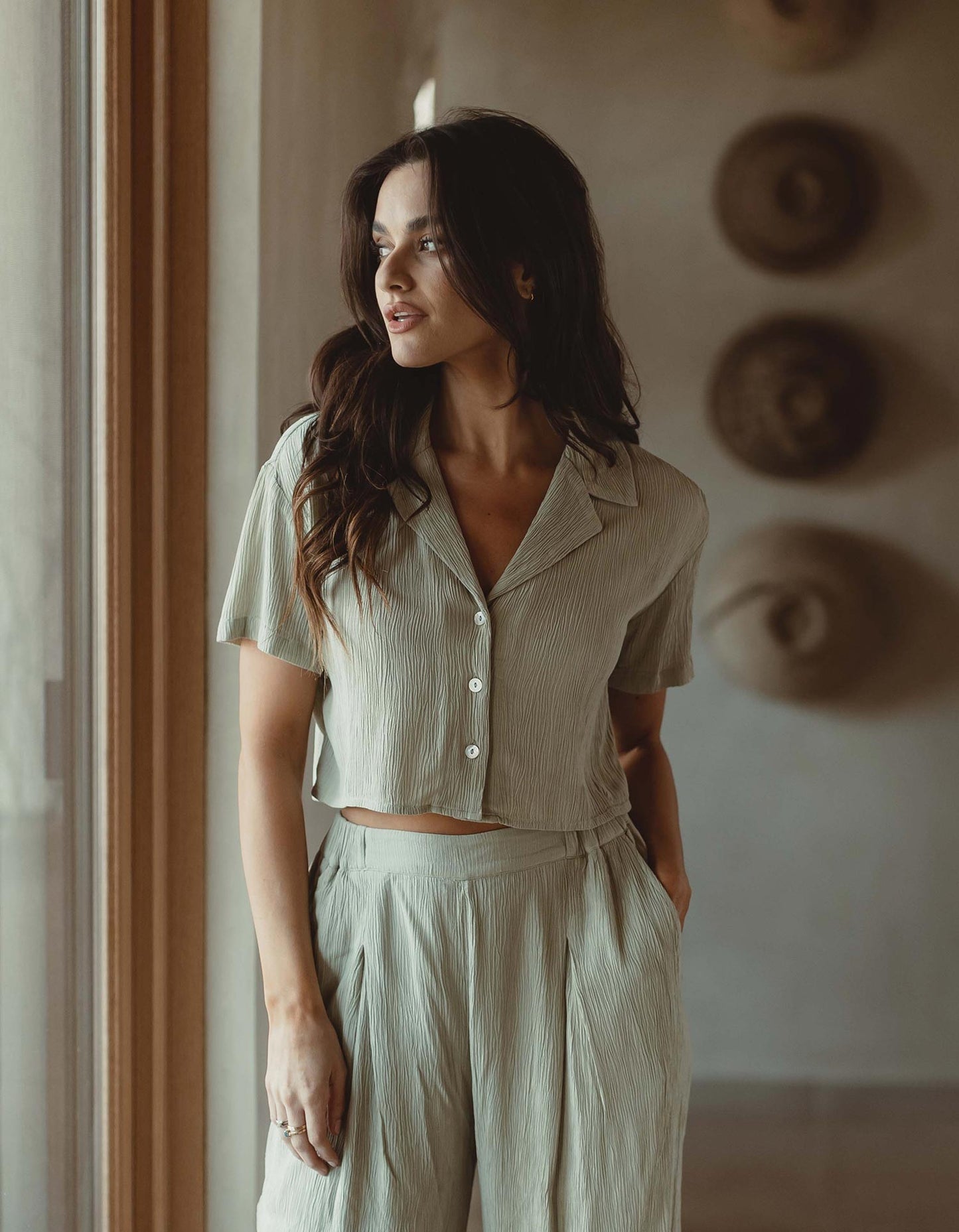 Ezra Crepe Cropped Shirt in Sage