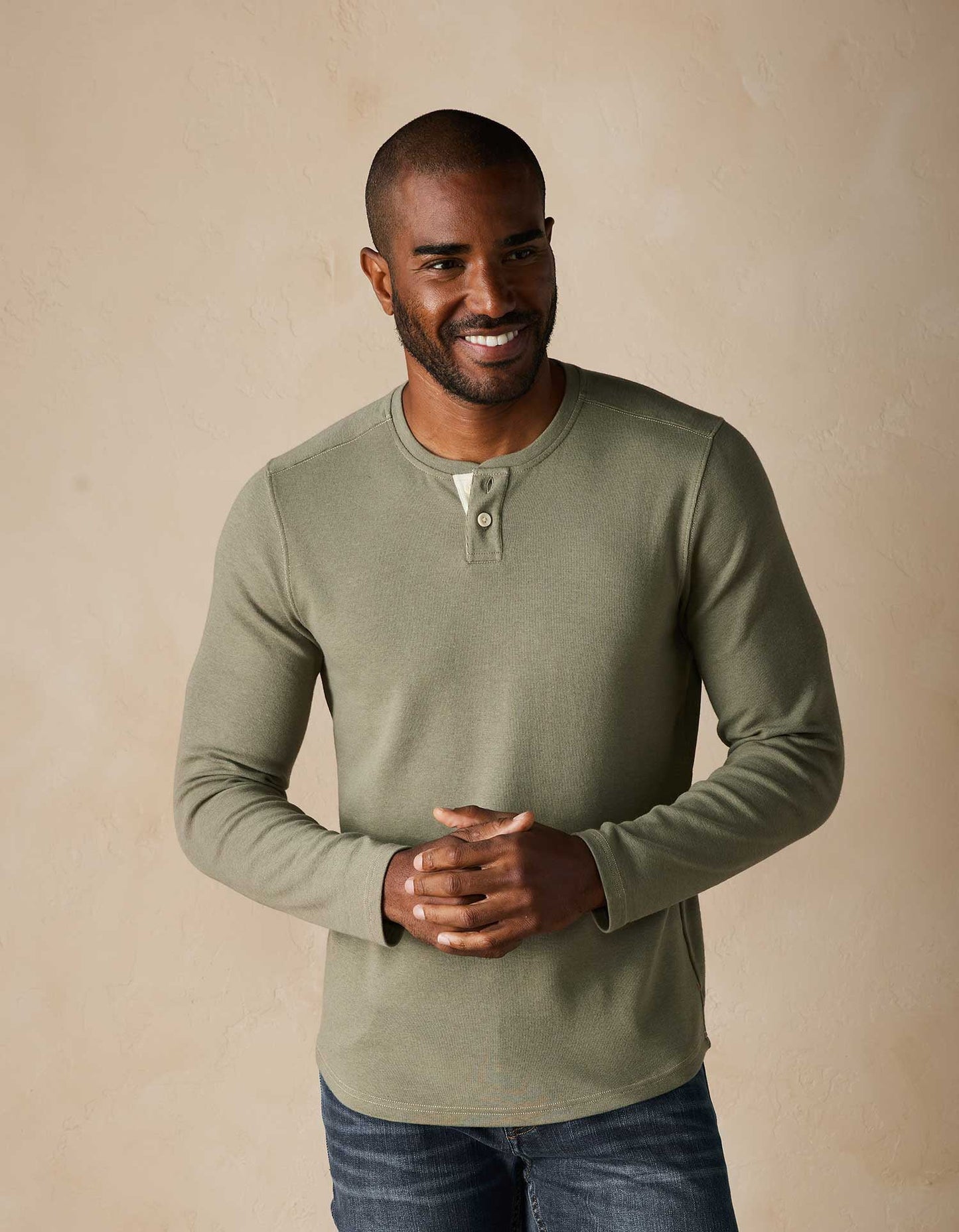 Puremeso Two Button Henley in Moss