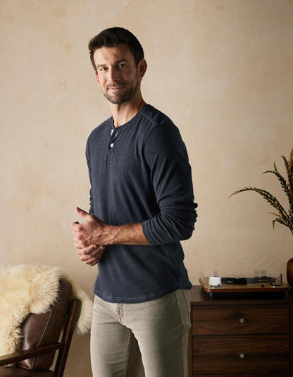 Puremeso Two Button Henley in Normal Navy