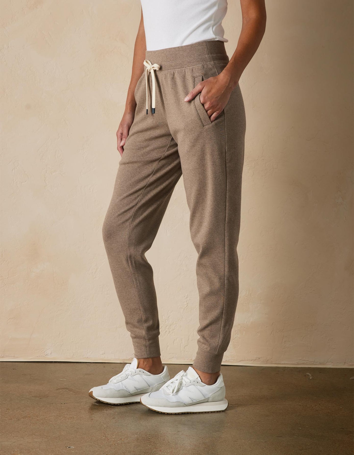 Women's Puremeso Everyday Jogger in Taupe