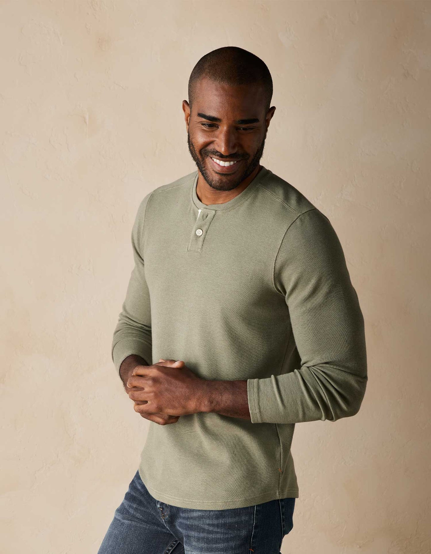 Puremeso Two Button Henley in Moss