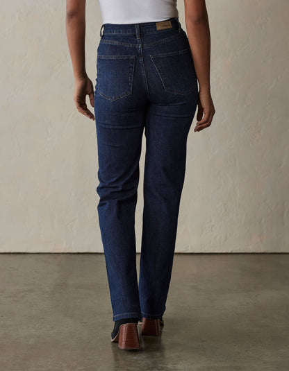 Hi-Rise Straight Jean in Dark Wash