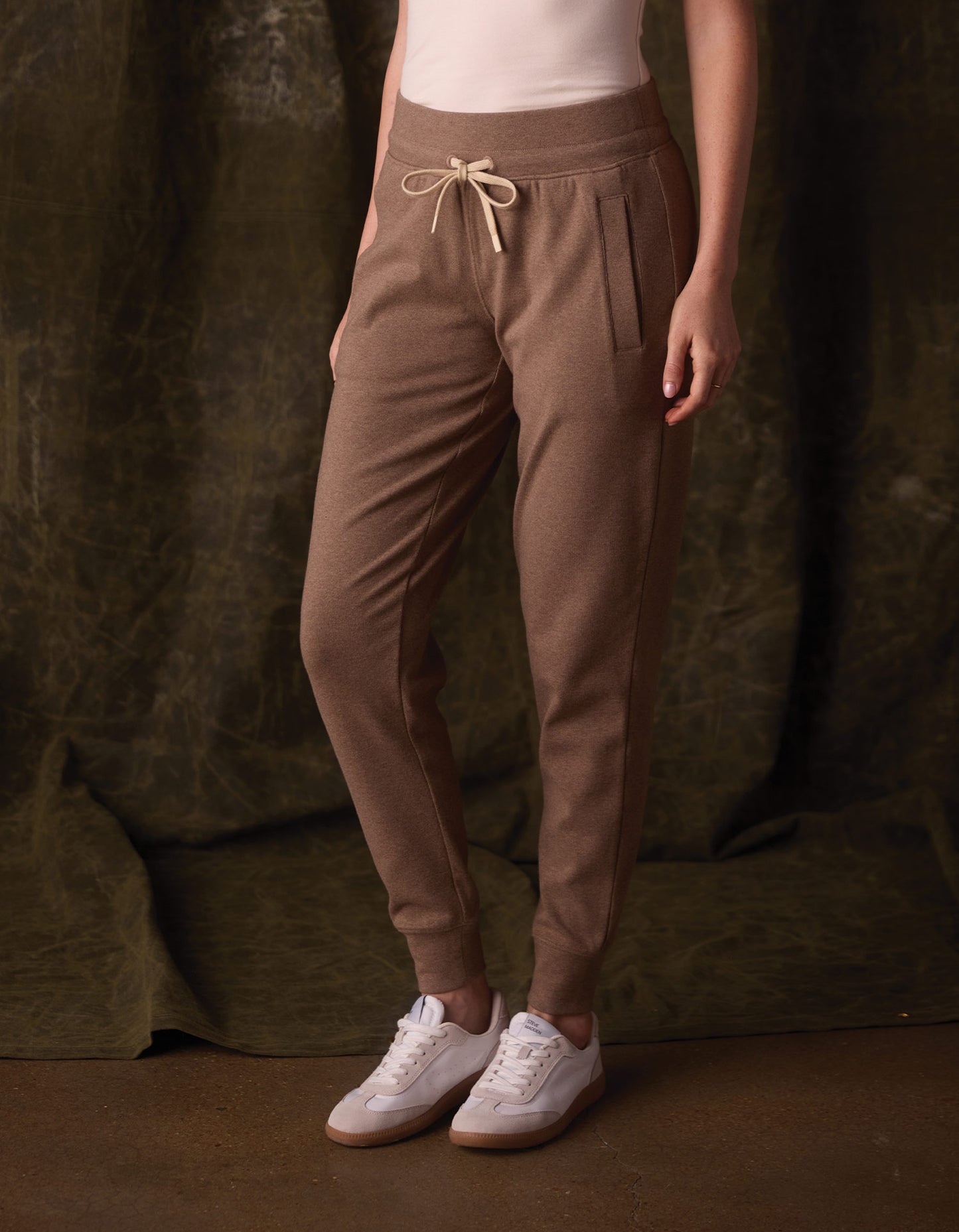 Women's Puremeso Everyday Jogger in Taupe