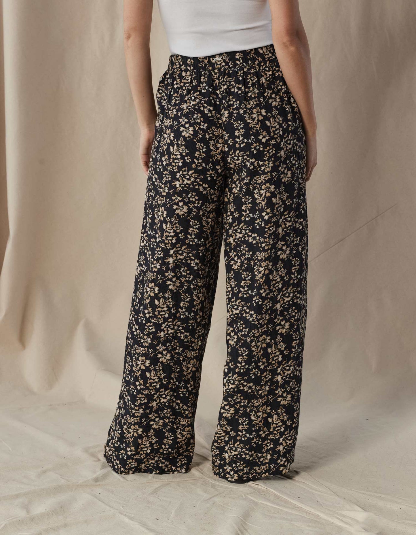 Ezra Crepe Wide Leg Pant in Darkwood Floral