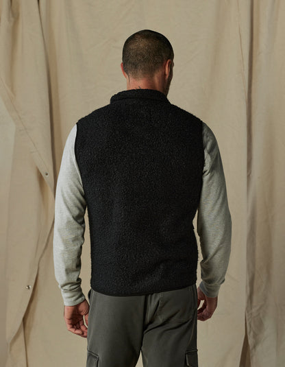 Highland Fleece Vest in Black