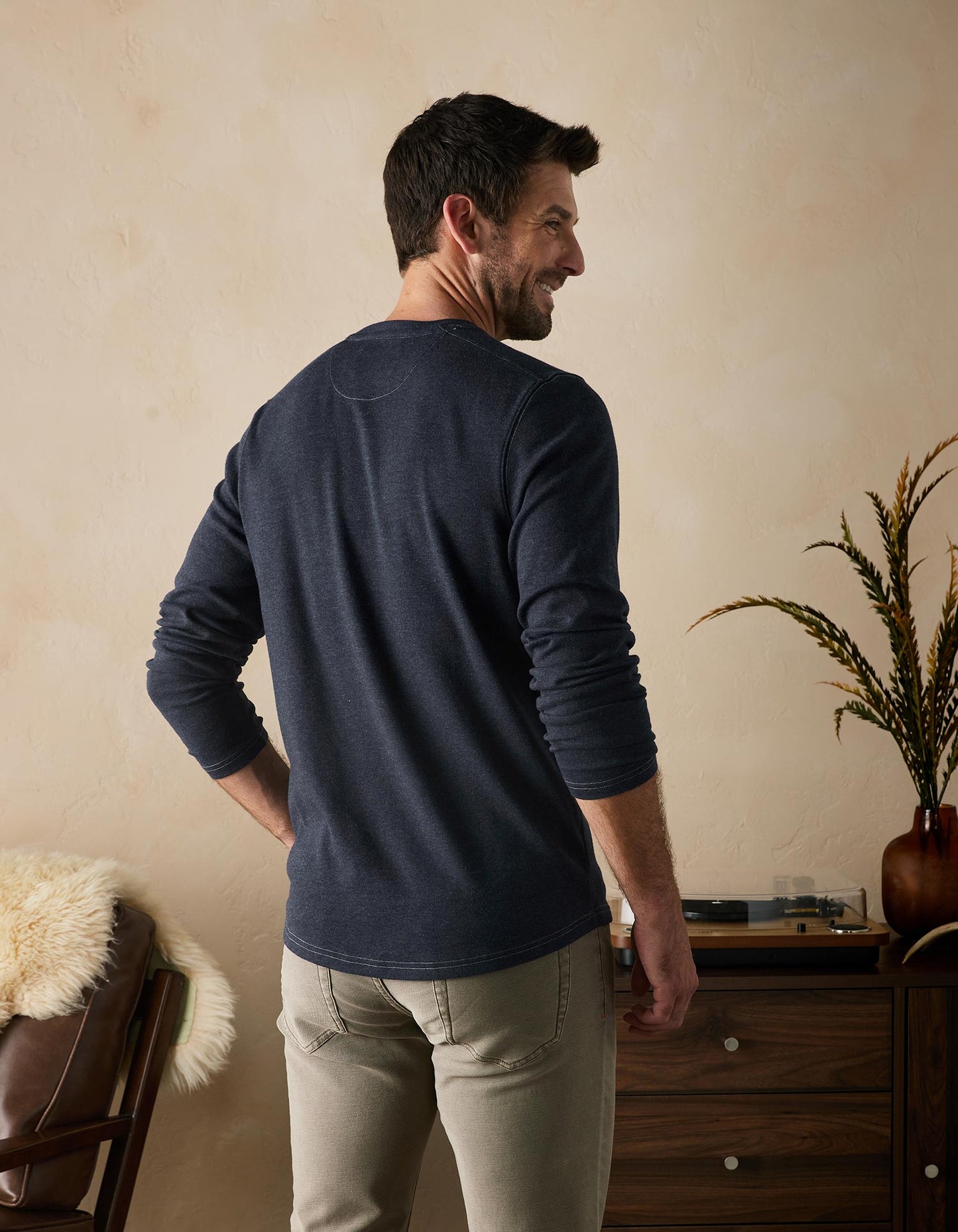 Puremeso Two Button Henley in Normal Navy