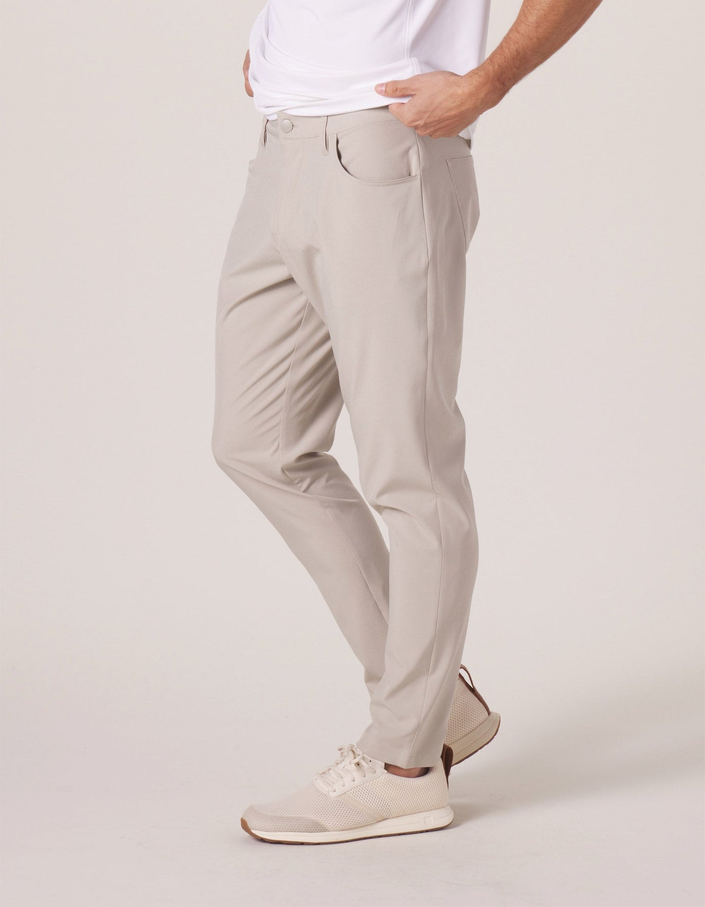 Hybrid Pant in Sand Dune