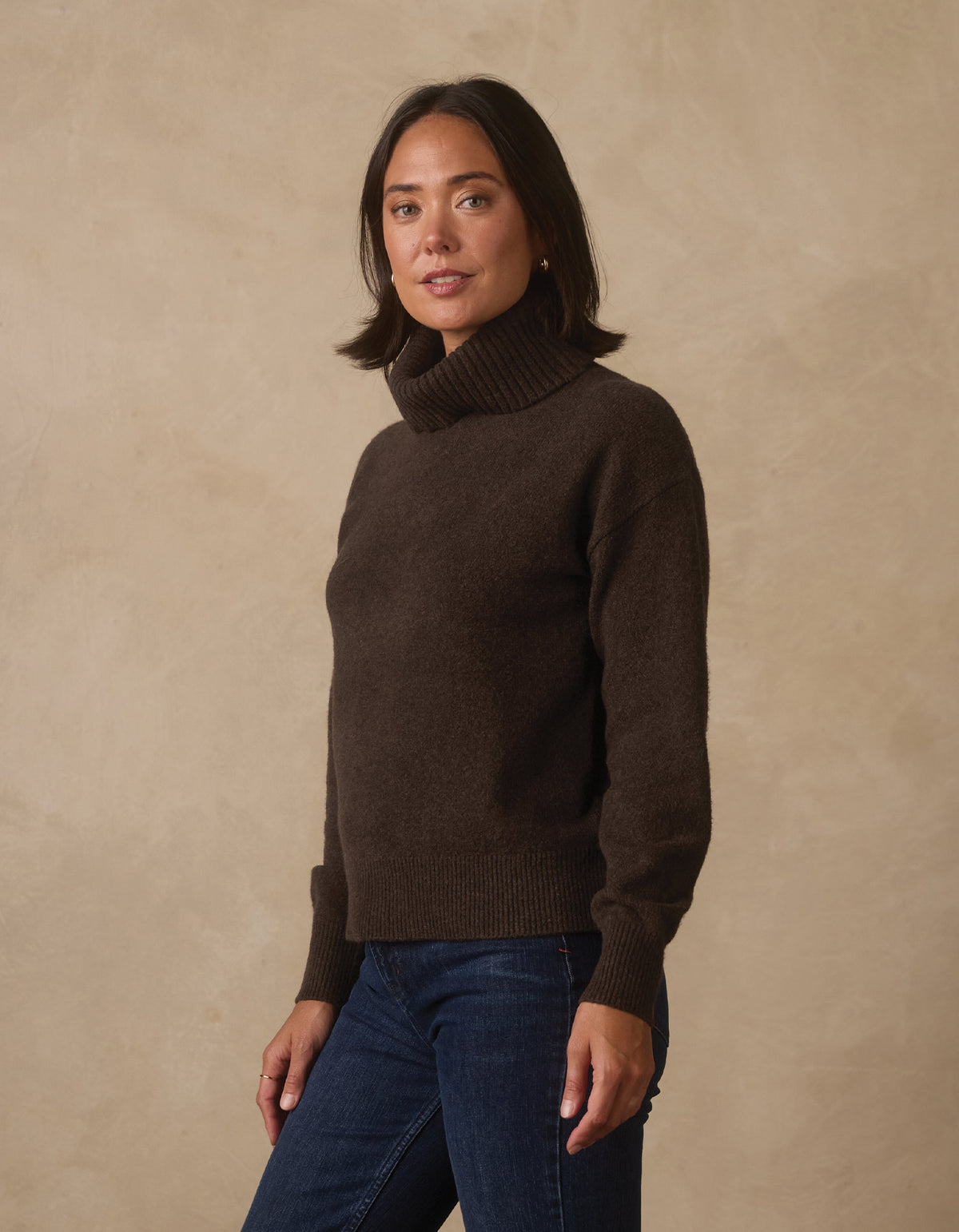 Arvada Hi-Neck Sweater in Umber