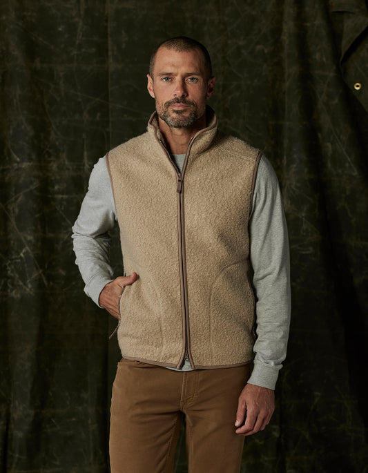 Highland Fleece Vest in Oat