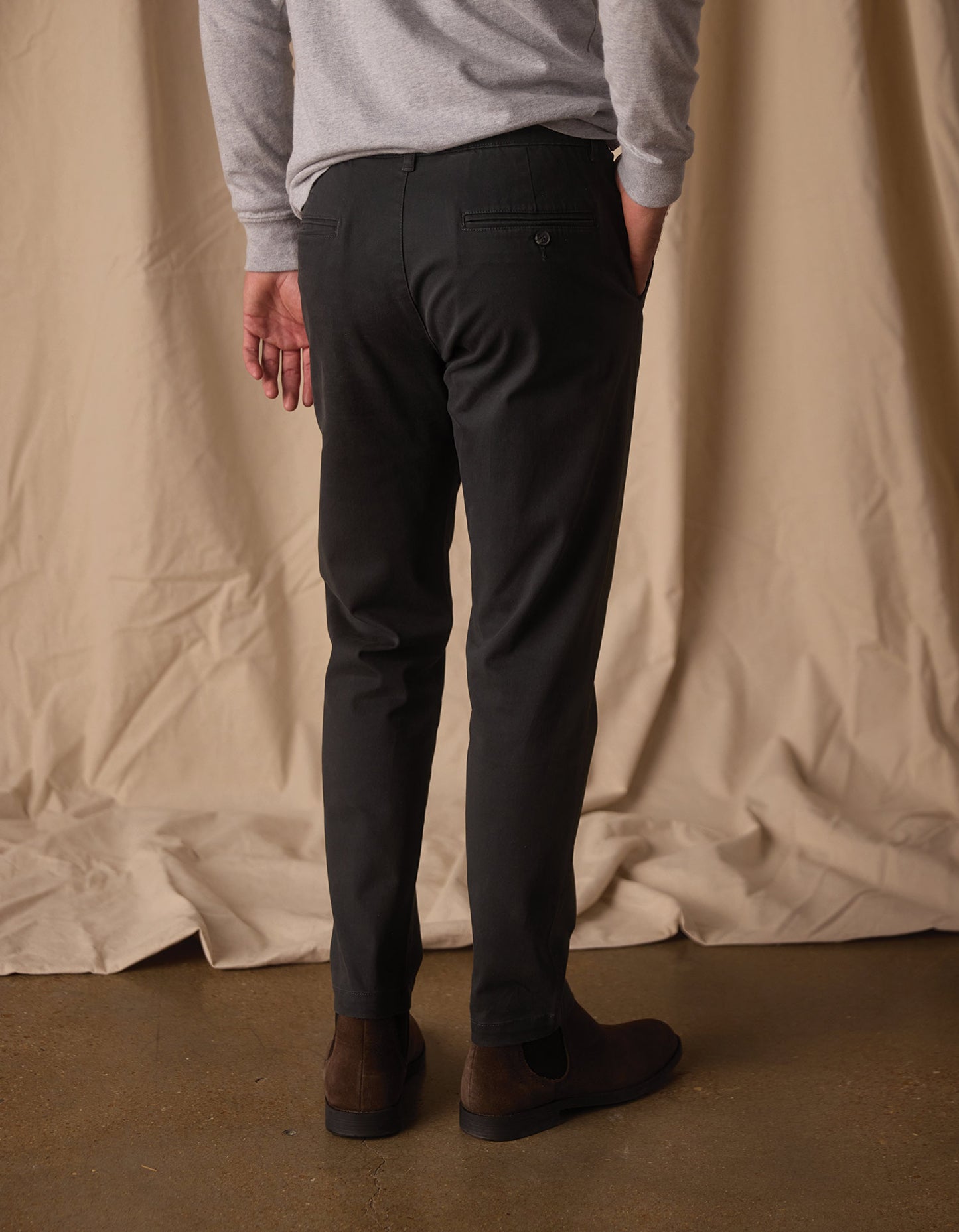 Normal Stretch Straight Chino in Charcoal