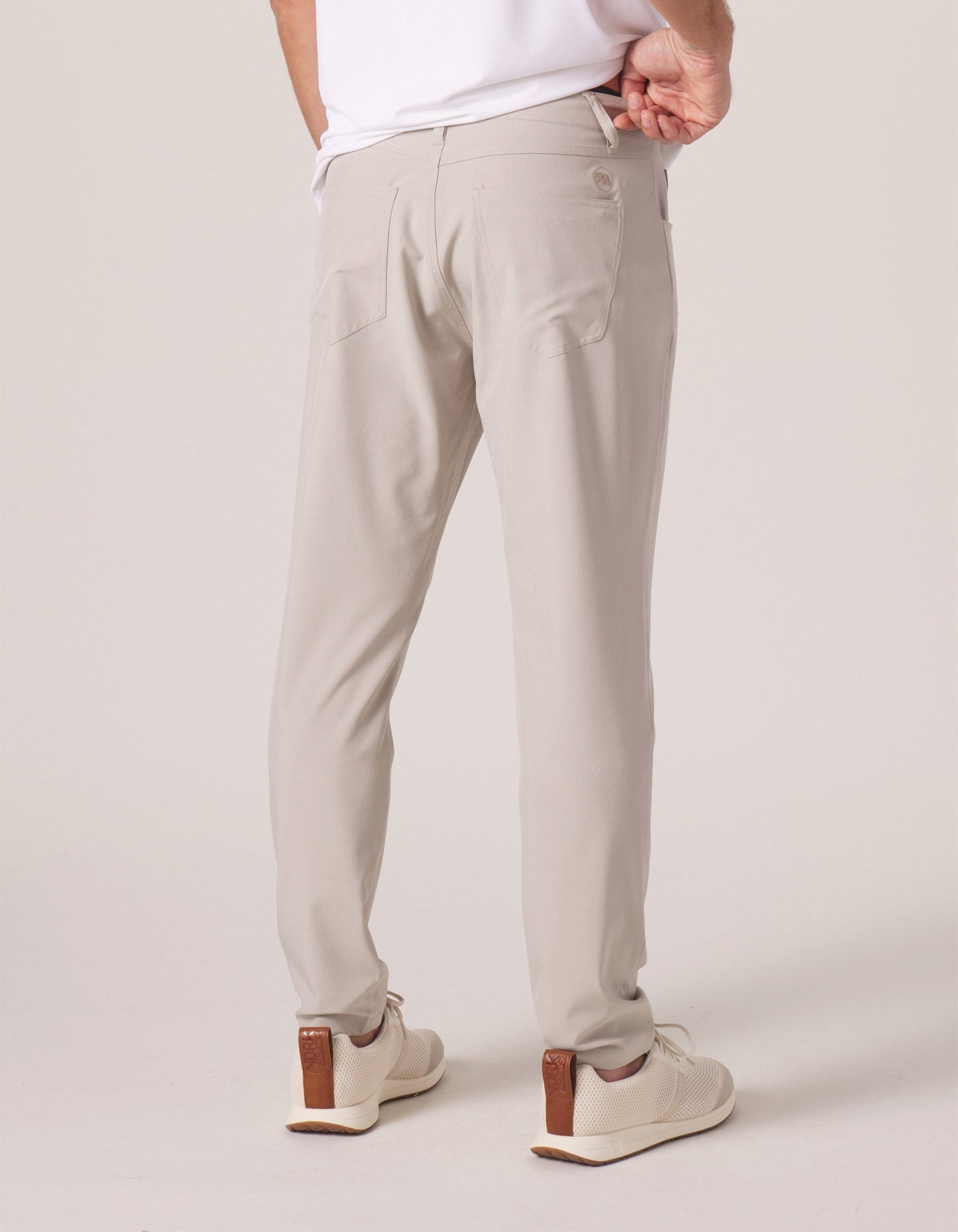 Hybrid Pant in Sand Dune