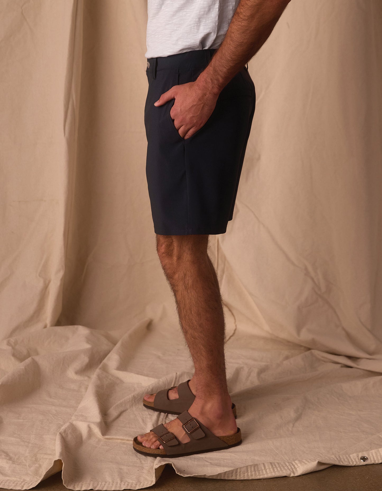 Everyday Hybrid Short in Navy