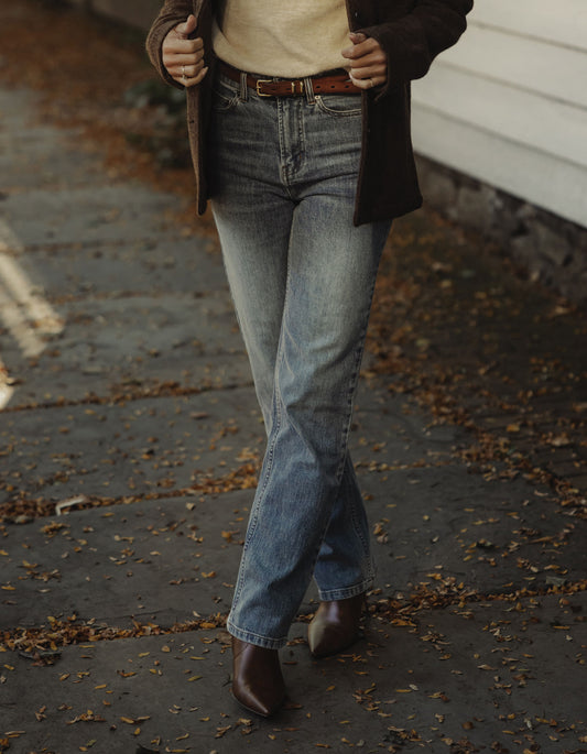 Hi-Rise Straight Jean in Medium Greyson Wash