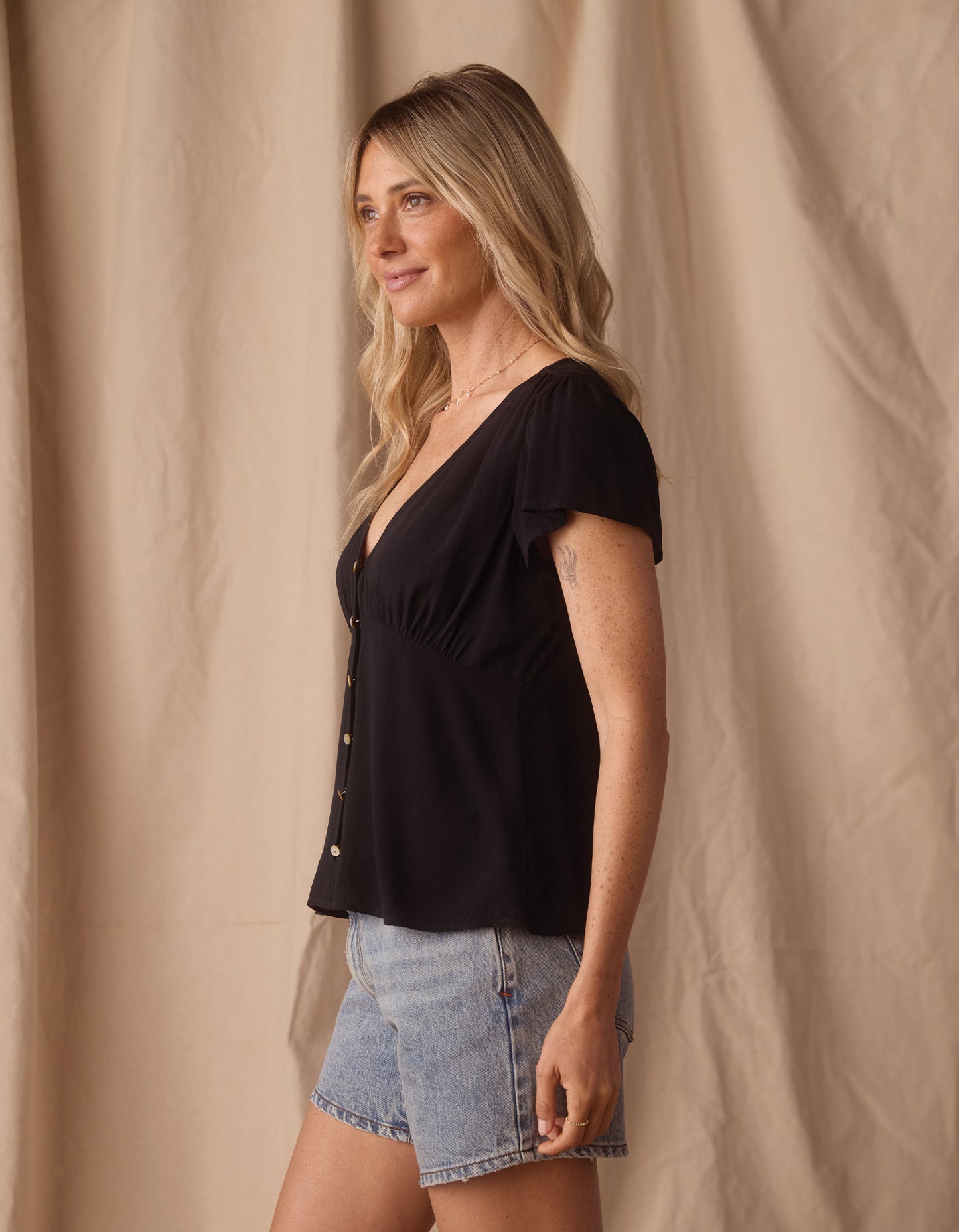 Aria Crepe Emily Blouse in Black