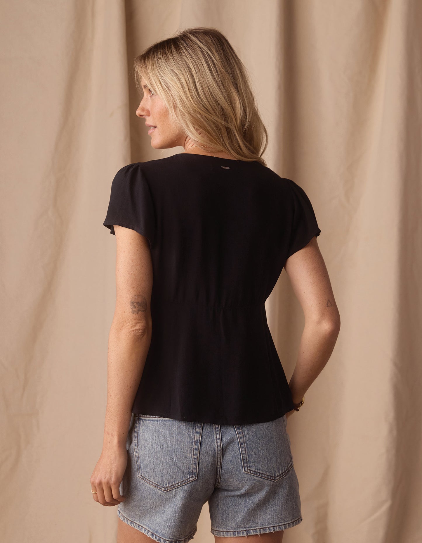 Aria Crepe Emily Blouse in Black