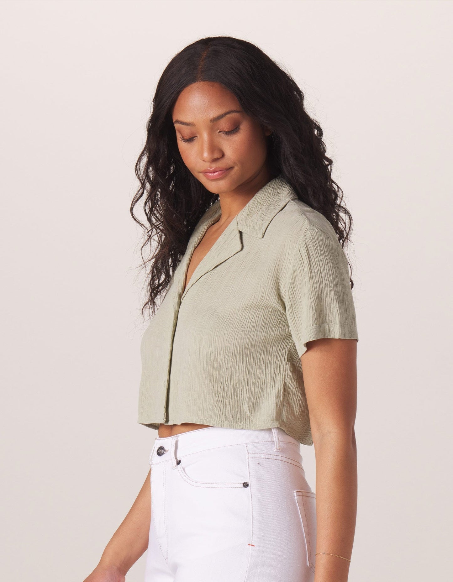 Ezra Crepe Cropped Shirt in Sage