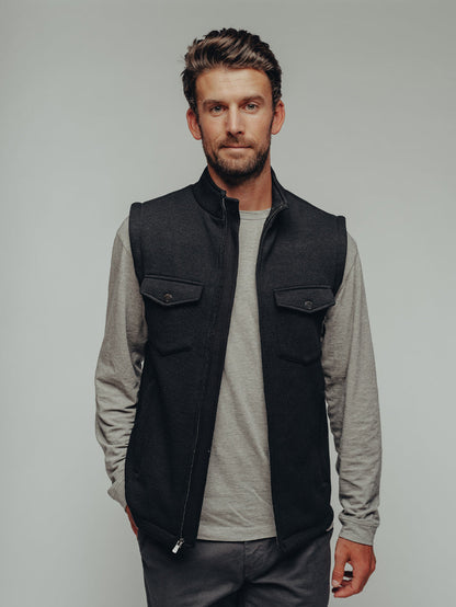 Lincoln Fleece Vest in Black