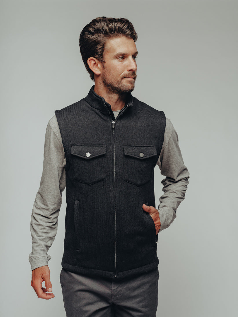 Lincoln Fleece Vest in Black