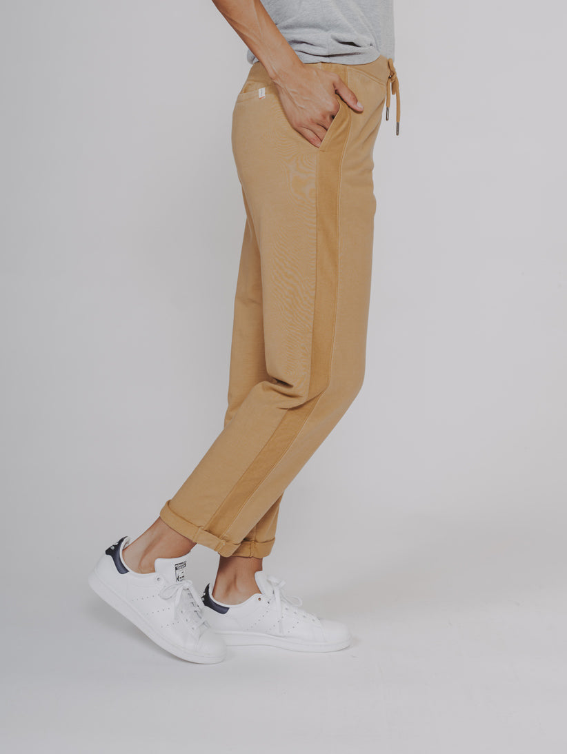 Classic Terry Looped Sweatpant in Camel