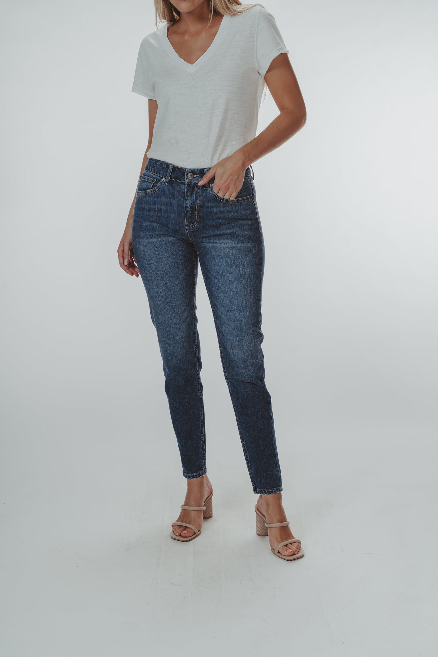 Mid-Rise Normal Jean in Medium Blue