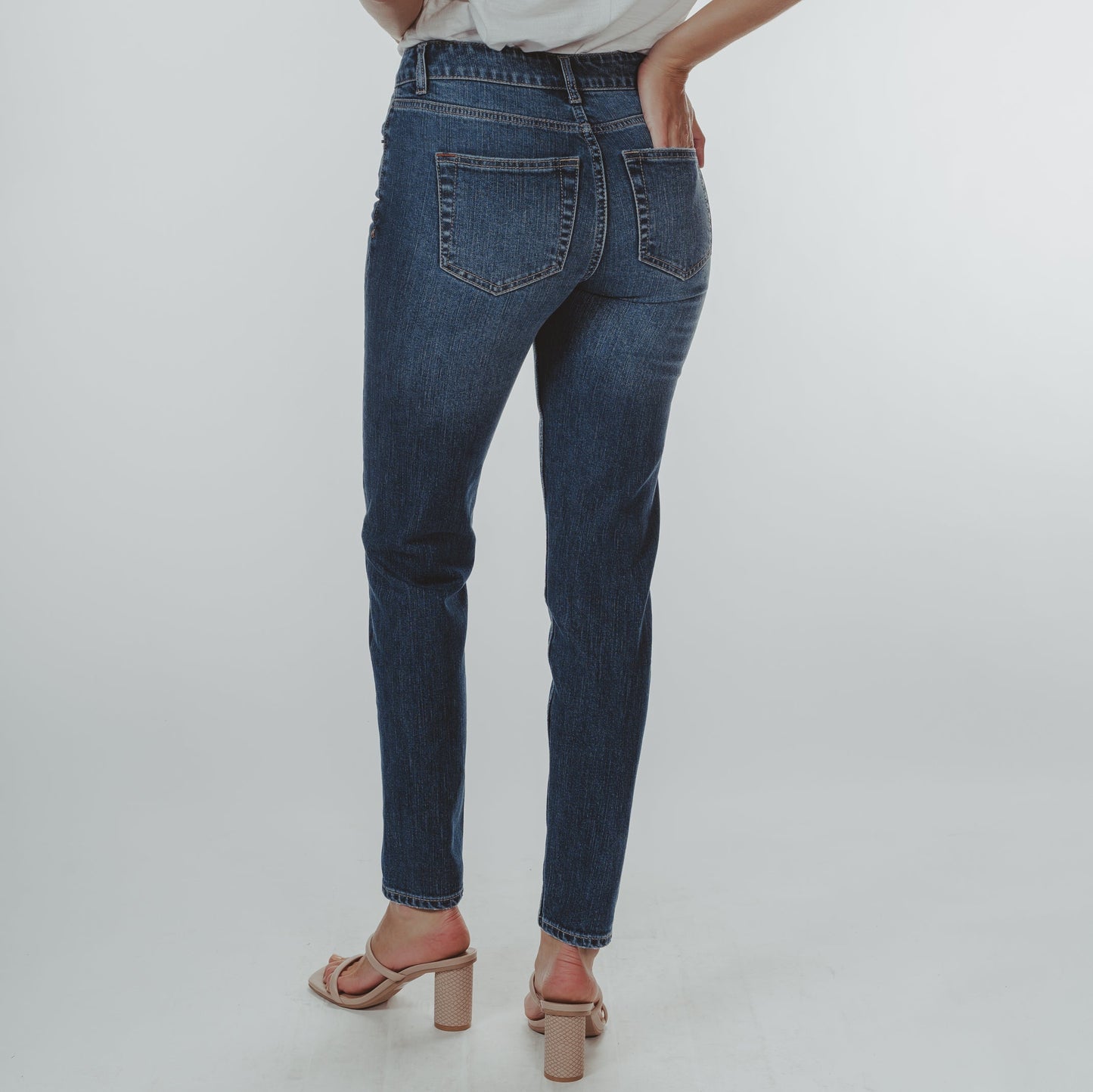 Mid-Rise Normal Jean in Medium Blue