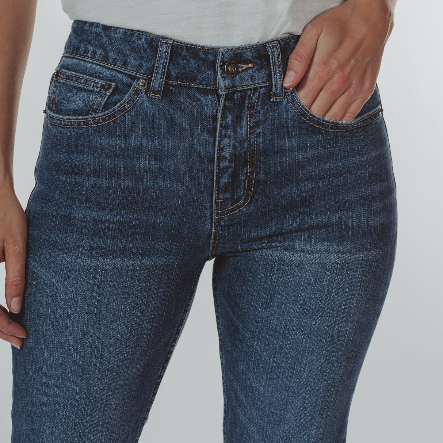 Mid-Rise Normal Jean in Medium Blue