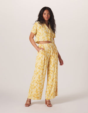 Ezra Crepe Wide Leg Pant in Cliff Rose Print On Model from Front