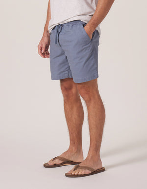 James Canvas Short in Raindrop On Model from Side