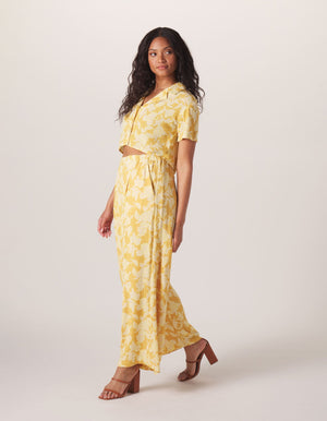 Ezra Crepe Wide Leg Pant in Cliff Rose Print On Model from Side