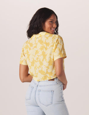 Ezra Crepe Cropped Shirt in Cliff Rose Print On Model from Back